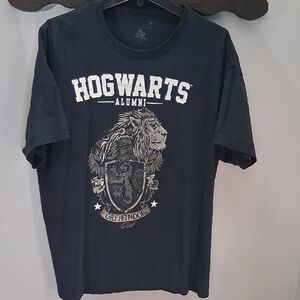 Harry Potter Hogwarts Alumni Logo Graphic Black Short Sleeve T-Shirt Mens